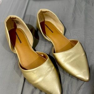 Gold pointy toe flats